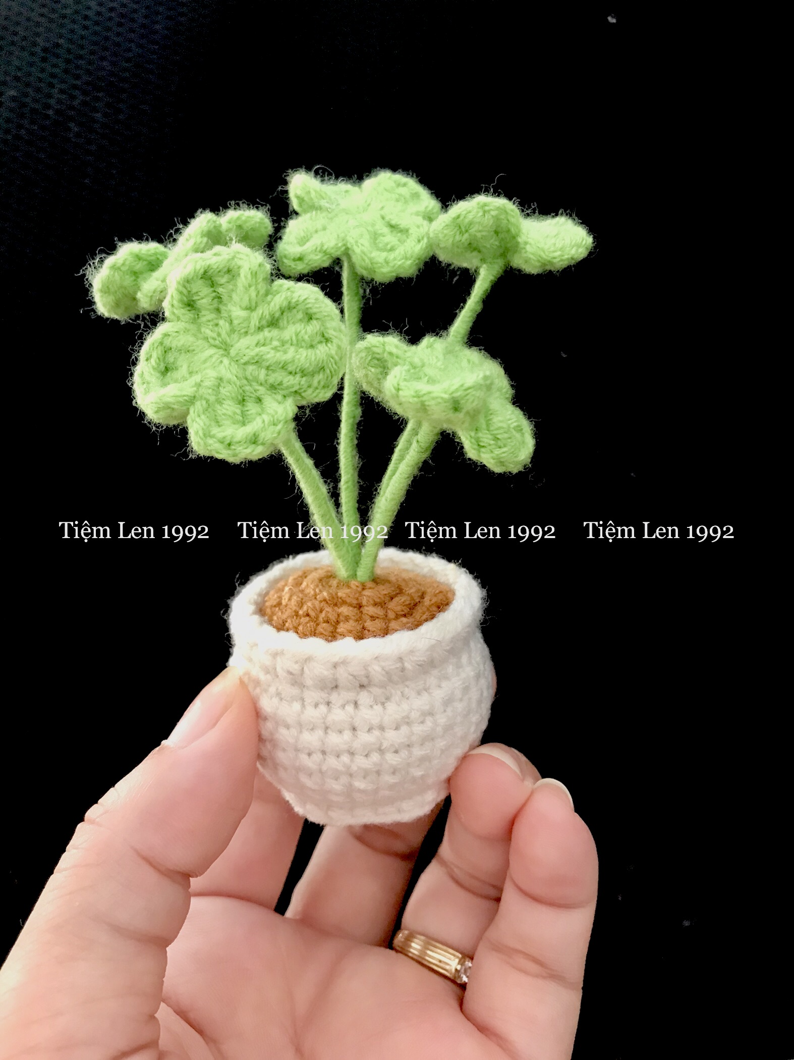 CF4026B5-116B-4AF3-ADAD-03539CA7A683