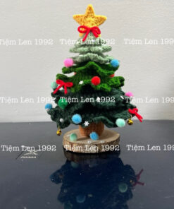 Cây thông Noel để bàn bằng len handmade nhiều tầng/ christmas tree