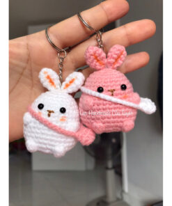 Móc khoá Thỏ đeo túi cute hột me/Móc khoá len handmade